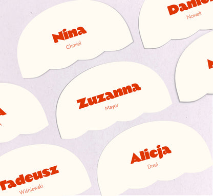 Winietki ślubne o artystycznych formach na papierze premium